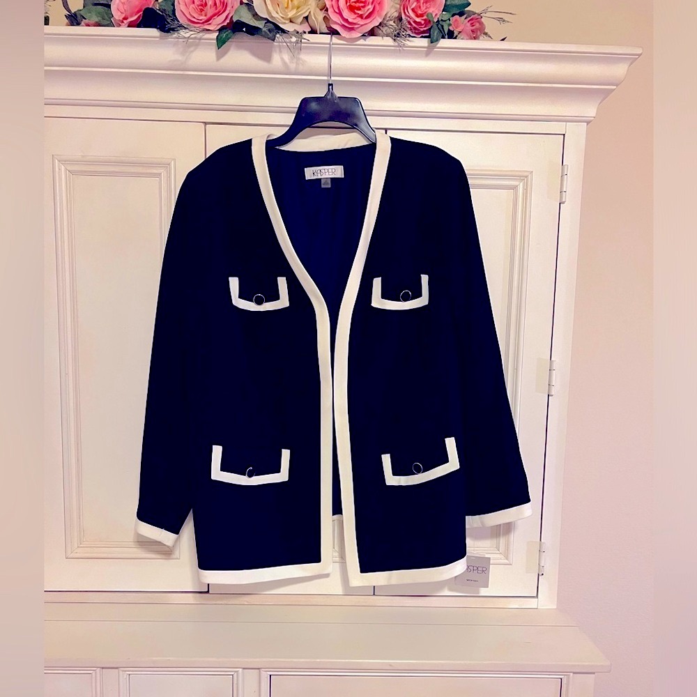 New with tags, KASPER 2X, Impeccably Sharp Black with White trim Dress Jacket
